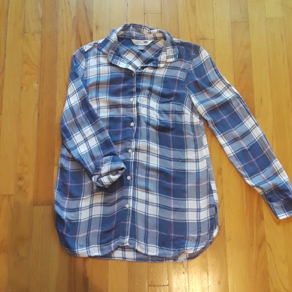 Checkered women's shirts